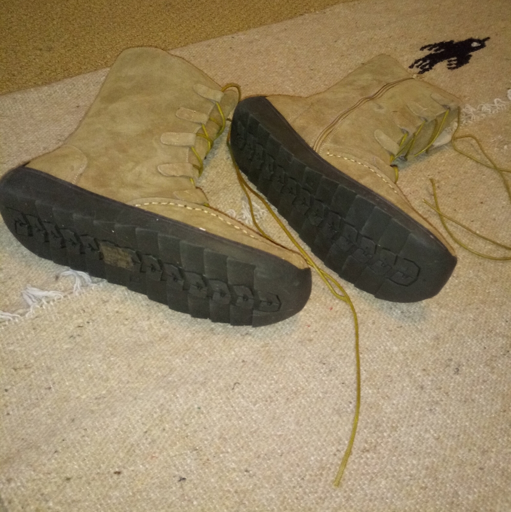 Boots - Picture 2 of 4